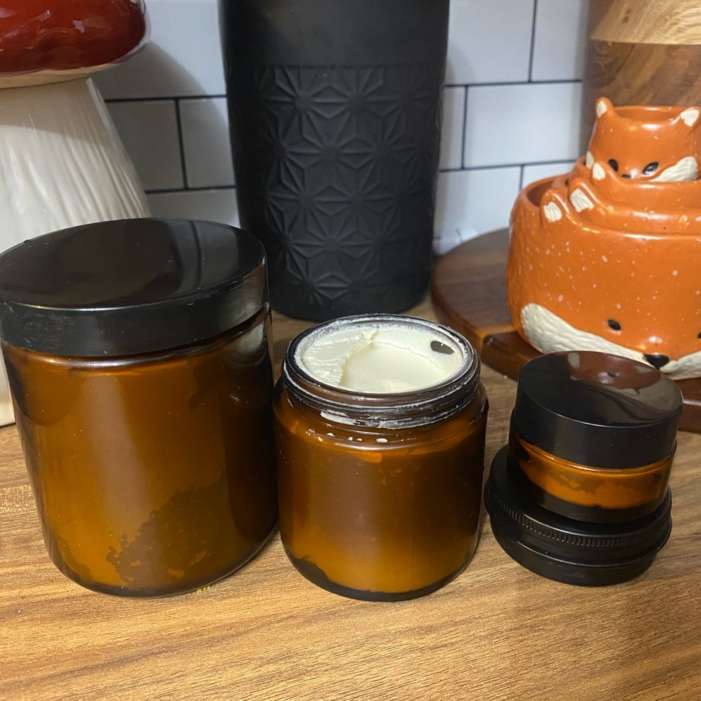 Moisturizer tallow in Amber Glass Jars with Black Lids